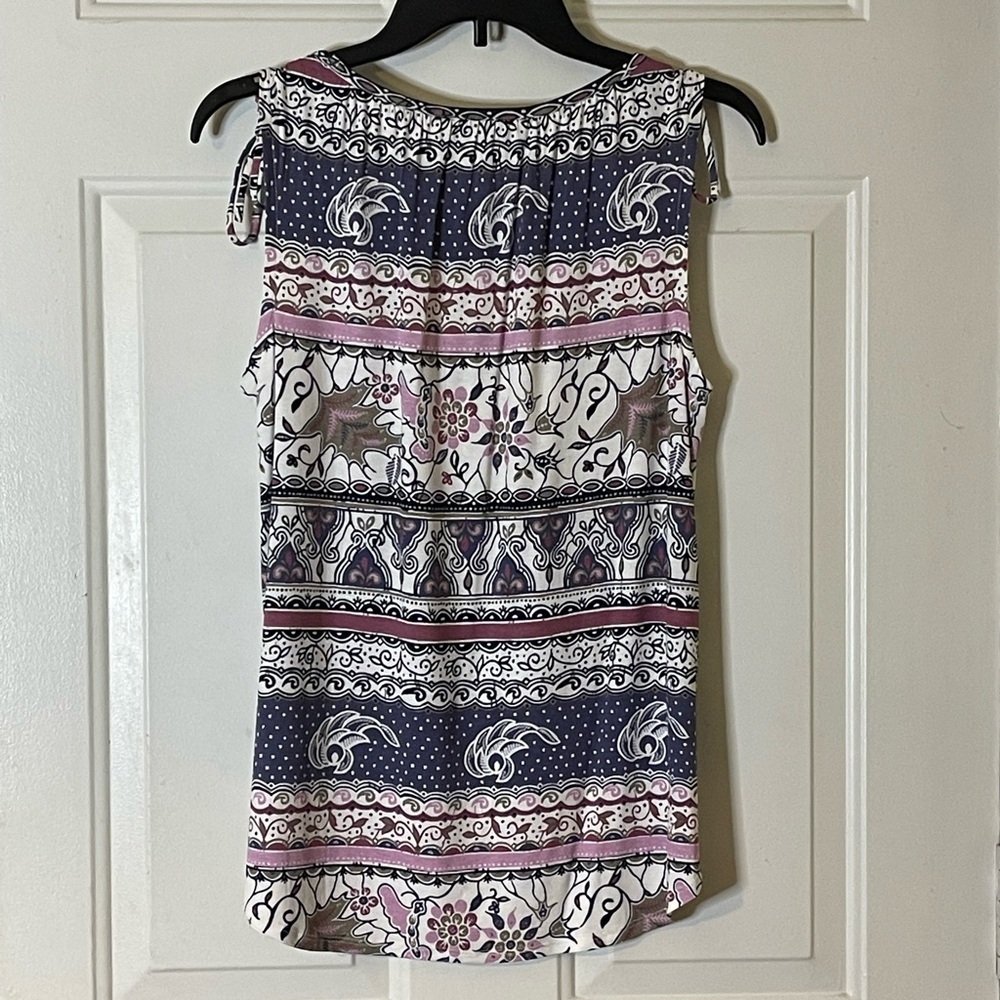 - Loft sleeveless pattern top size X Small - Picture 5 of 8